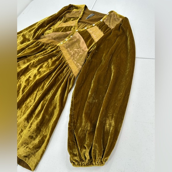 By Anthropologie Long Sleeve Velvet Lace Babydoll Top Gold Boho Romantic Large - Picture 9 of 12